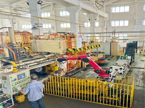 1600噸反向擠壓機(jī)